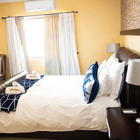 A-Z Boutique Guesthouse Windhoek Bagian luar foto
