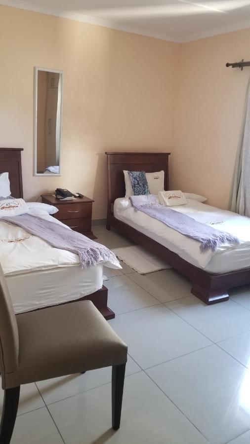 A-Z Boutique Guesthouse Windhoek Bagian luar foto