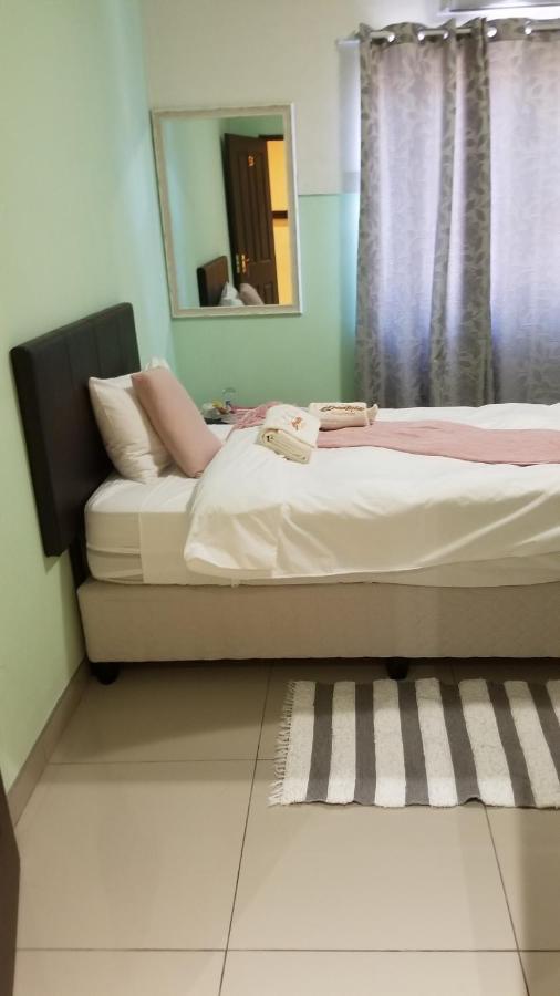 A-Z Boutique Guesthouse Windhoek Bagian luar foto