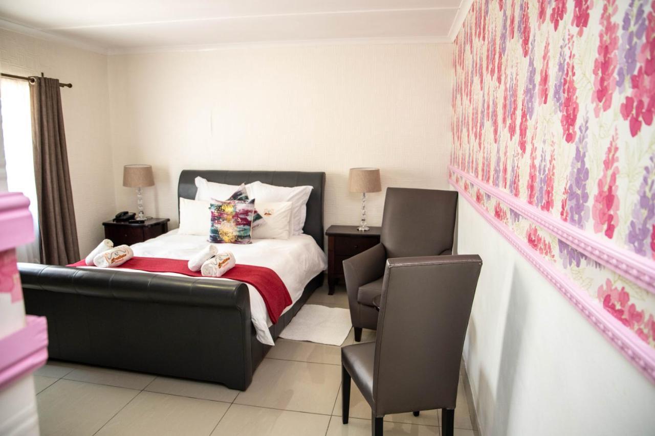A-Z Boutique Guesthouse Windhoek Bagian luar foto
