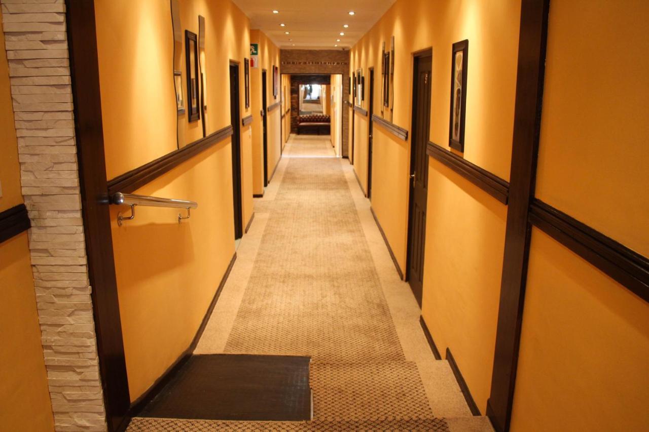 A-Z Boutique Guesthouse Windhoek Bagian luar foto