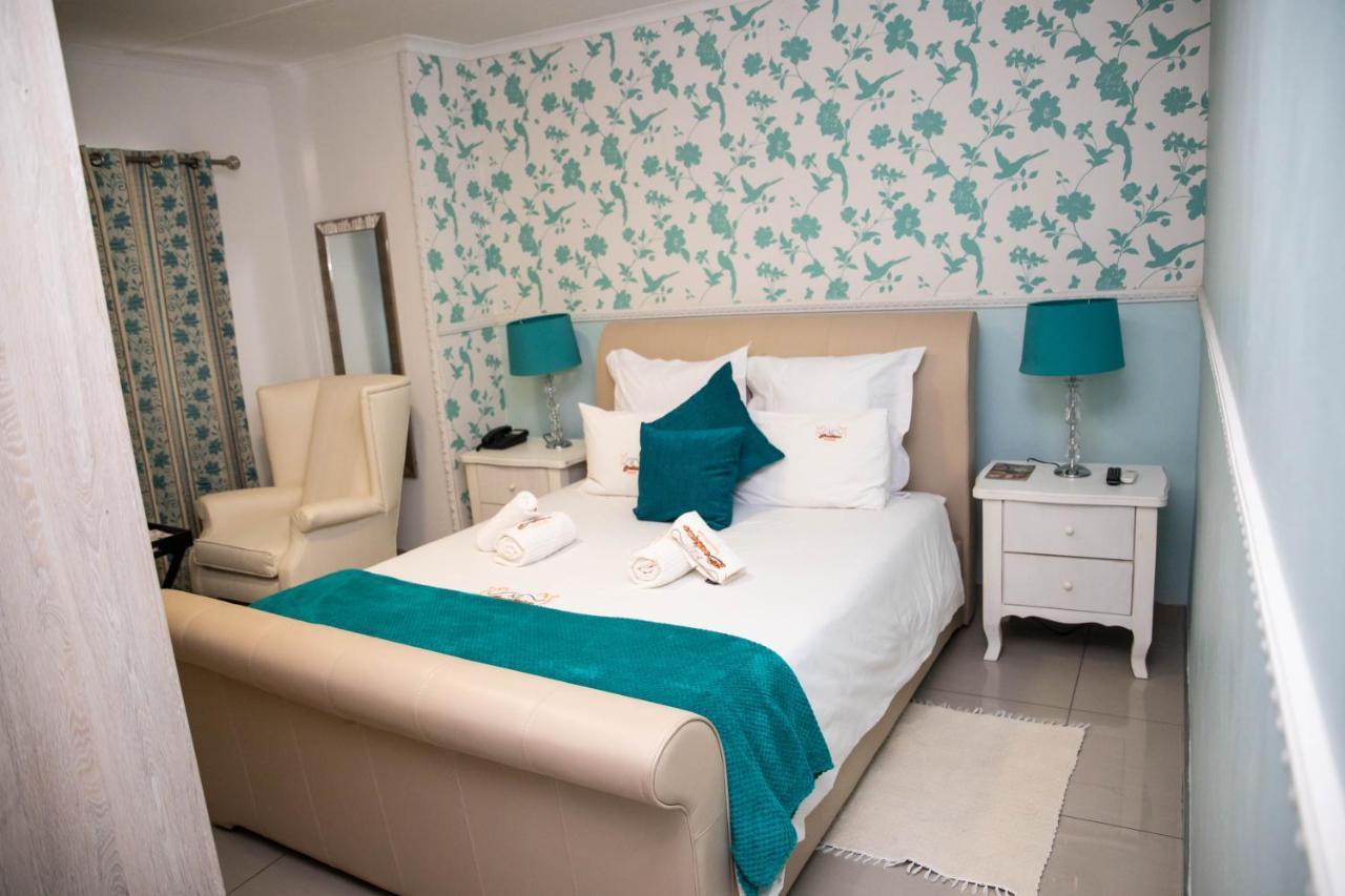 A-Z Boutique Guesthouse Windhoek Bagian luar foto