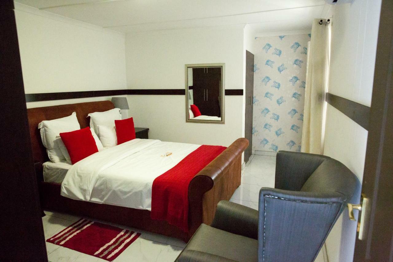 A-Z Boutique Guesthouse Windhoek Bagian luar foto