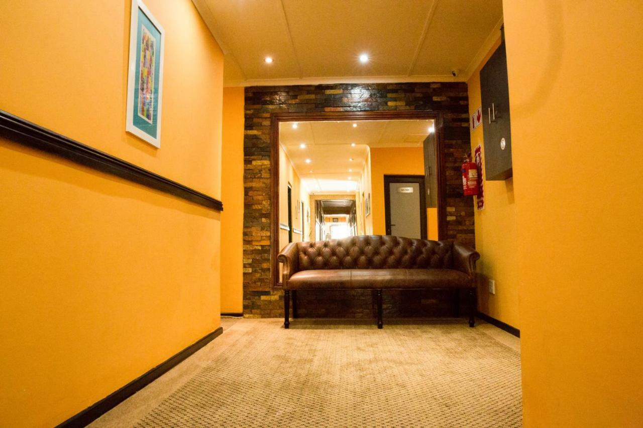 A-Z Boutique Guesthouse Windhoek Bagian luar foto