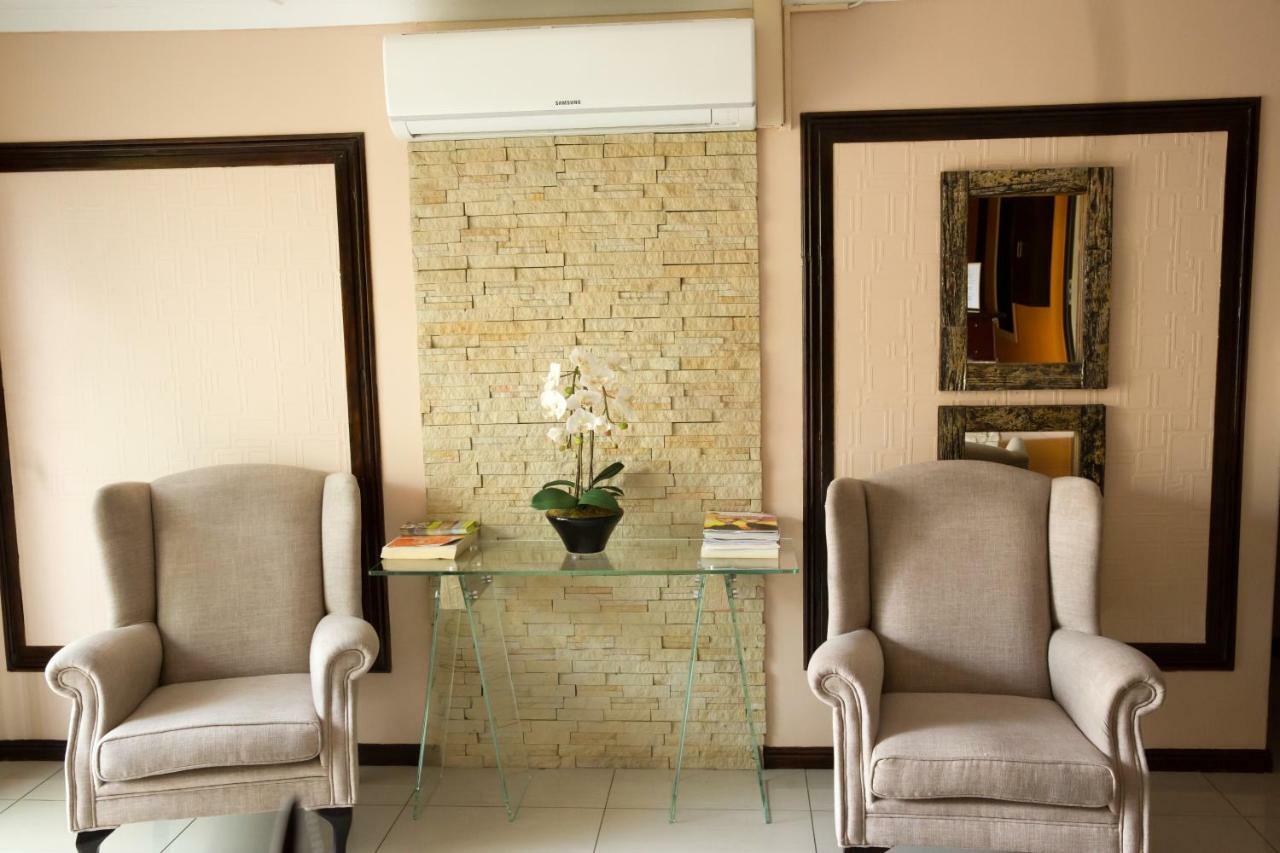 A-Z Boutique Guesthouse Windhoek Bagian luar foto
