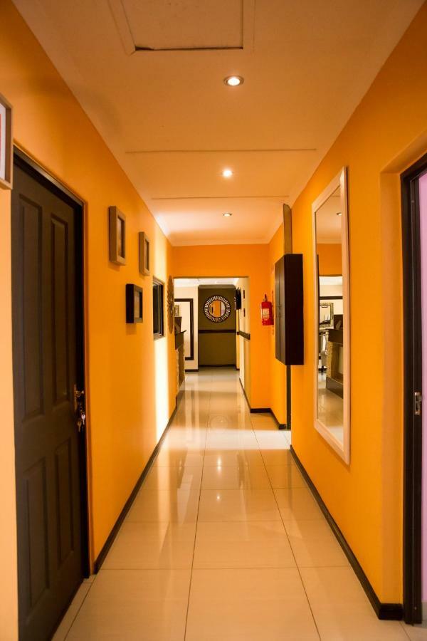 A-Z Boutique Guesthouse Windhoek Bagian luar foto